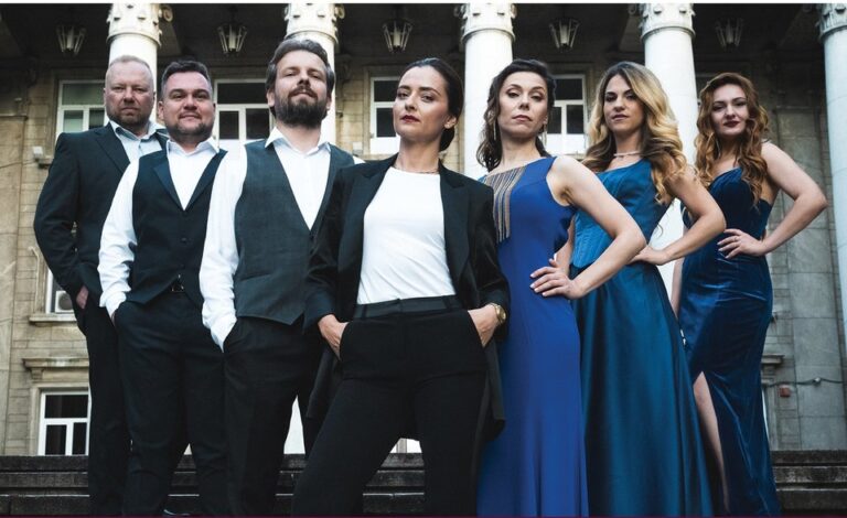 64caa3deb77e07e2930561de_TbQi_960x1345