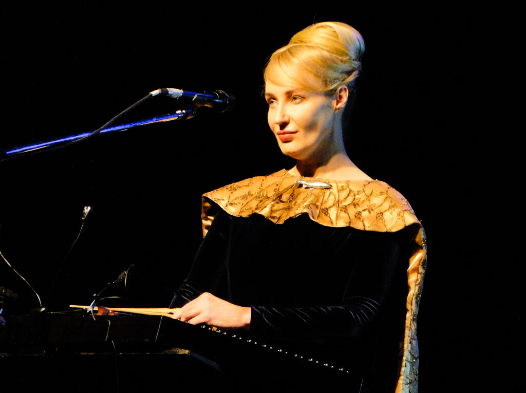 Lisa_Gerard_2012