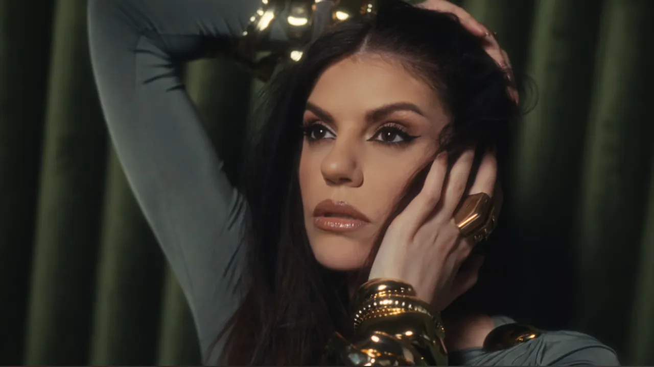 mihaela-fileva-burya-v-chasha-voda